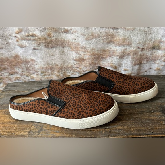 Time and Tru Memory Foam Leopard Print Sneakers Size 10 - Picture 1 of 4